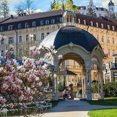 Krivan Hotel Κάρλοβι Βάρι Εξωτερικό φωτογραφία