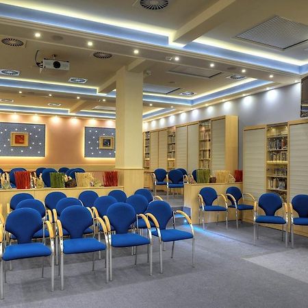 Krivan Hotel Κάρλοβι Βάρι Εξωτερικό φωτογραφία