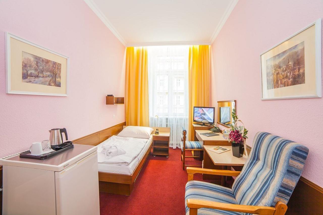 Krivan Hotel Κάρλοβι Βάρι Εξωτερικό φωτογραφία
