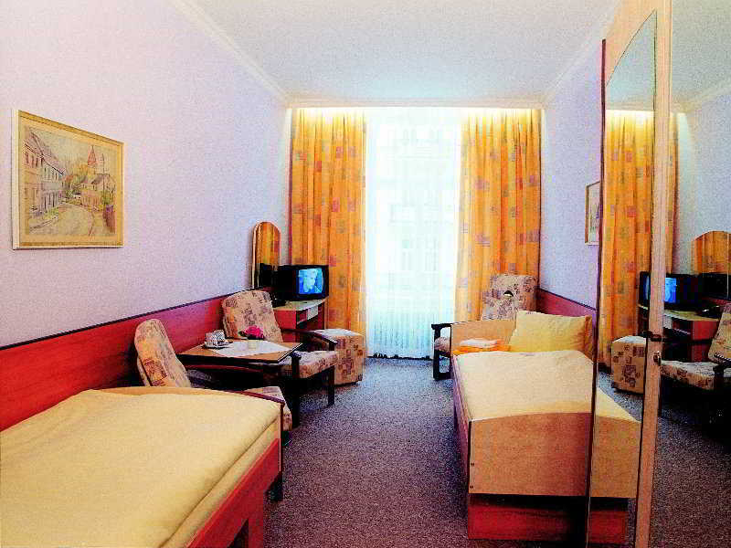 Krivan Hotel Κάρλοβι Βάρι Εξωτερικό φωτογραφία